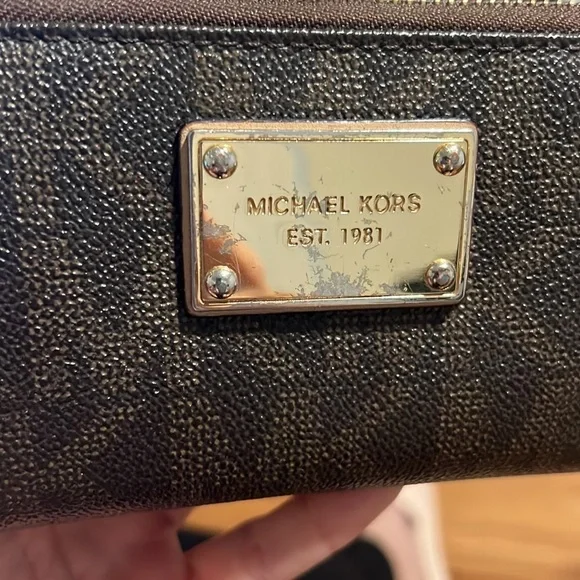Michael Kors Zip Around Card Case/Wristlet - Picture 3 of 4